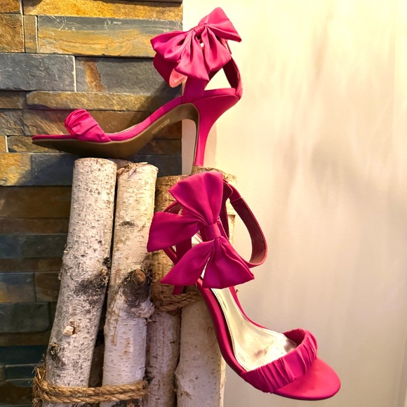 Call It Spring Shoes - Big Bow Accent - Heels 🎀